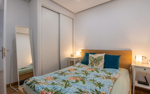 S'Illot-Cala Morlanda: Furniture, Property, Building, Comfort, Azure, Bed Frame, Textile, Wood, Bed, Interior Design