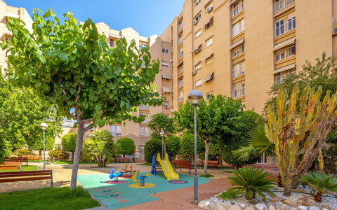 Essensacioneshome Los Almendros: Plant, Daytime, Building, Property, Sky, Green, Azure, Window, Architecture, Urban Design