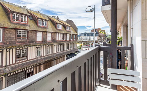 Castel Saint Clair: Apartment, Balcony, Condominium, Hotel, Resort, Resort Town, Hacienda, Villa, Seaside Resort