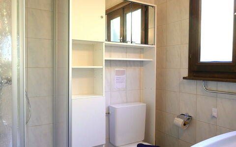 Chalet al Portic: Wall, Flooring, Plumbing Fixture, Floor, Bathroom, Interior Design, Bathroom Sink, Room, Plumbing, Sink