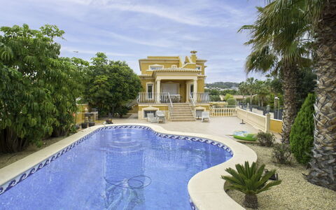 Villa Delfín: Water, Plant, Cloud, Sky, Property, Swimming Pool, Tree, Building, Body Of Water, Leisure