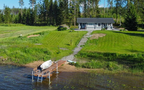 Eerola: House, Home, Cottage, Bank, Watercourse, Land Lot, Rural Area, Lake, Estate