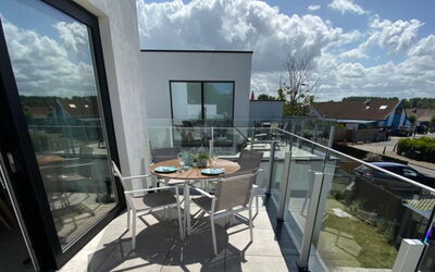 Bredene 482 - Bruges, Flemish, Belgium - Green with Parking 482.3