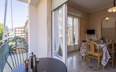 Diano Marina 648: Table, Furniture, Property, Building, Tableware, Wood, Interior Design, Lighting, Chair, Flooring