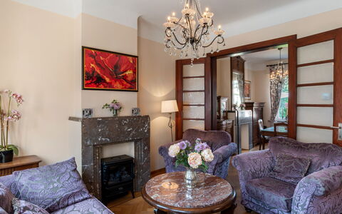 Jasmine: Picture Frame, Furniture, Table, Houseplant, Lighting, Interior Design, Wood, Plant, Comfort, Building