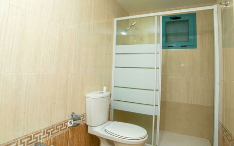 Atrium Iii Centro Mar: Plumbing Fixture, Flooring, Wall, Bathroom, Toilet Seat, Floor, Toilet, Interior Design, Sink, Bathroom Sink