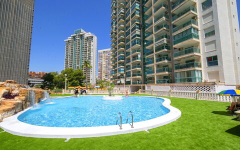 Atrium Iii Centro Mar: Skyscraper, Apartment, Condominium, Composite Material, Metropolis, Swimming Pool, Hotel, Headquarters, Resort Town