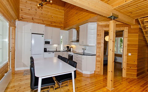 Villa Eläntätila: Rural Area, Hill Station, Village, Mountain Range, Valley, Mountain Village, Alps, Eco Hotel, Balcony, Hotel