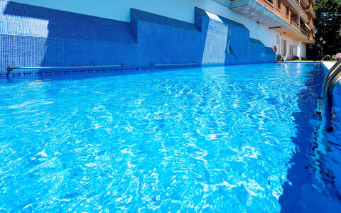 Eureka: Water, Daytime, Blue, Building, Plant, Azure, Swimming Pool, Lighting, Sky, Aqua