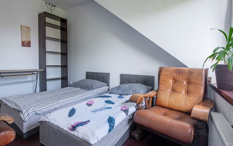 Koszalin 300: Furniture, Property, Comfort, Wood, Interior Design, Flooring, Architecture, Floor, Plant, Pillow