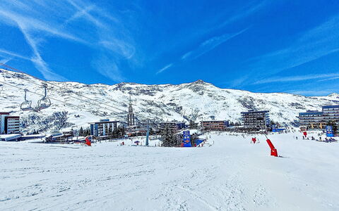 Les Menuires 694: Mountain, Snow, Winter, Recreation, Mountain Range, Glacial Landform, Hill Station, Alps, Freezing, Ice Cap