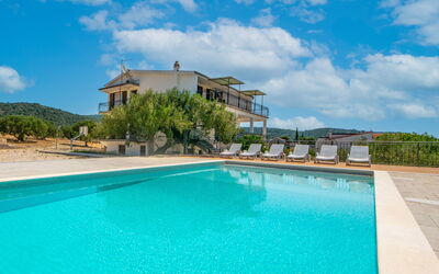 Vinišće 108: Cloud, Water, Sky, Plant, Building, Property, Swimming Pool, Blue, Tree, Nature