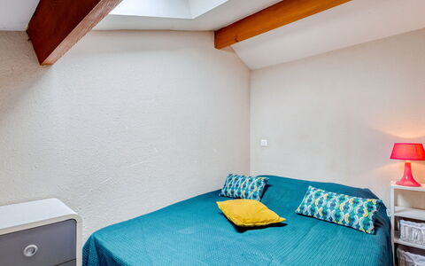 Les Argentines: Property, Furniture, Building, Comfort, Azure, Textile, Lighting, Interior Design, Wood, Floor