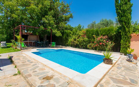 Rincón del sur: Sky, Water, Plant, Property, Swimming Pool, Azure, Shade, Tree, Architecture, Grass