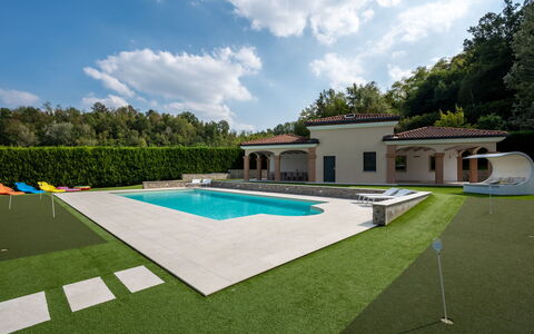 Appendino: Sky, Cloud, Building, Swimming Pool, Land Lot, Shade, Tree, Grass, House, Recreation