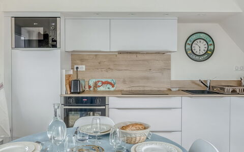 Fleurs D'Ajoncs: Tableware, Property, Furniture, Dishware, Interior Design, Kitchen, Cabinetry, Plate, Building, Kitchen Appliance