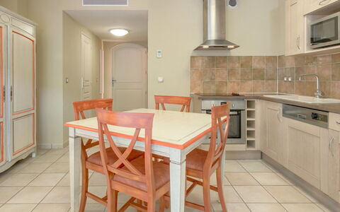 Callian 700: Table, Furniture, Kitchen Sink, Cabinetry, Chair, Countertop, Sink, Wood, Tap, Kitchen