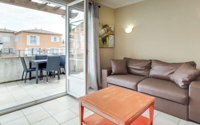 Accommodation:&nbsp;Domaine de Camiole 700.5