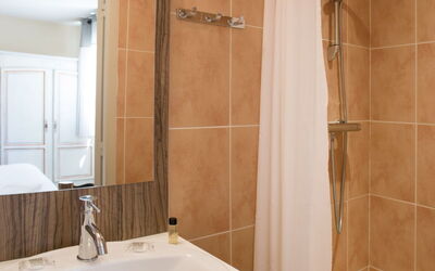 Accommodation:&nbsp;Domaine de Camiole 700.5
