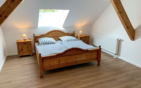 Spiekeroog: Building, Furniture, Comfort, Wood, House, Bed Frame, Bed, Interior Design, Pillow, Flooring