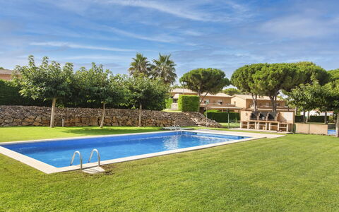 Tramuntana: Water, Cloud, Plant, Sky, Property, Swimming Pool, Tree, Building, Rectangle, Shade