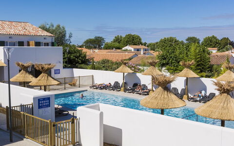 Ile de Re 651: Sky, Building, Swimming Pool, Azure, Shade, Outdoor Furniture, Tree, Urban Design, Plant, Seaside Resort
