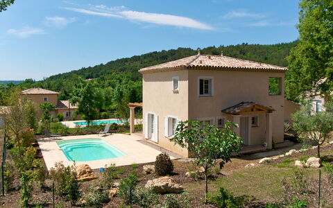 Domaine de Camiole: Plant, Building, Cloud, Sky, Property, Window, Water, Swimming Pool, Tree, House