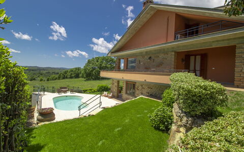 Villa Carolina: Plant, Building, Cloud, Sky, Water, Property, Tree, Land Lot, Shade, Swimming Pool