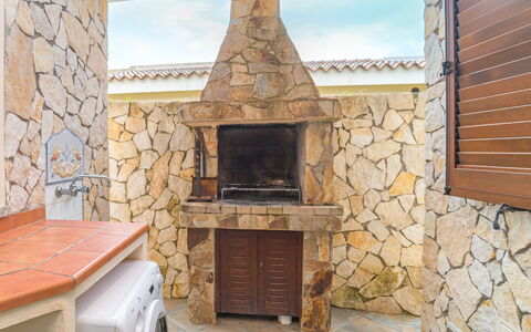 Rei Sole (Rei308): Building, Sky, Cloud, Cabinetry, Wood, Floor, Flooring, Hardwood, Cottage, Gas