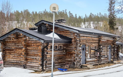 Salmikankaan Kelo D2: Wood, Snow, Winter, Freezing, Log Cabin, Cottage, Slope, Siding