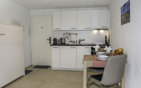 Appartamento 2- Giardino: Furniture, Property, Cabinetry, Building, Countertop, Interior Design, Kitchen Appliance, House, Floor, Kitchen