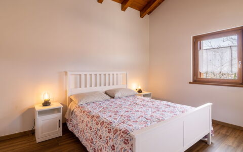 Casa di Nonno: Furniture, Window, Property, Comfort, Building, Wood, Bed Frame, Lighting, Bed, Architecture