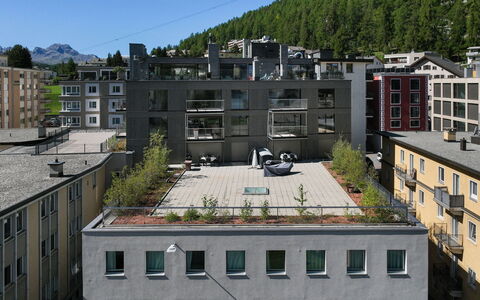Chesa Piz Mezdi - St. Moritz: Building, Residential Area, Architecture, Apartment, Urban Design, Condominium, Concrete, Balcony