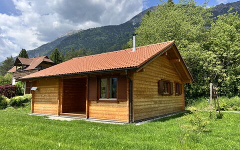 Presseggen 642: Cloud, Sky, Plant, Building, Property, Window, Nature, Natural Landscape, Mountain, House
