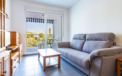 Mar de Oropesa Ii - Playa Concha 115.4: Furniture, Couch, Property, Table, Azure, Comfort, Interior Design, Living Room, Wood, Flooring
