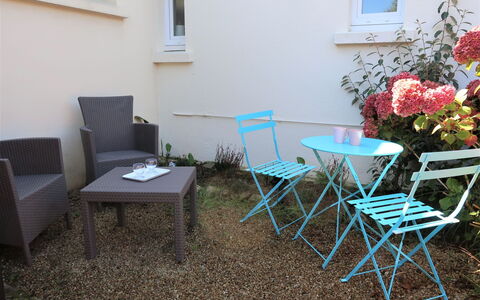 Les Hortensias: Plant, Flower, Furniture, Window, Table, Building, Outdoor Furniture, Outdoor Table, Interior Design, Shade
