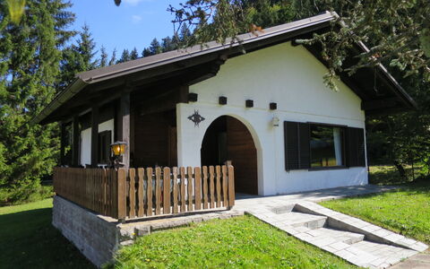 Chalet Bodental 28: Plant, Building, Sky, Property, Tree, Shade, House, Land Lot, Cottage, Wood