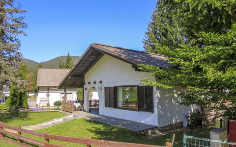 Chalet Bodental 28: Plant, Sky, Building, Property, Window, Tree, House, Land Lot, Fence, Cottage