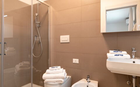 Bibione 755: Mirror, Tap, Property, Sink, Plumbing Fixture, Bathroom Sink, Bathroom, Blue, Black, Shower Head