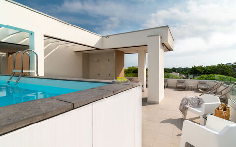 Bibione 755: Sky, Cloud, Property, Water, Plant, Building, Azure, Shade, Floor, Swimming Pool