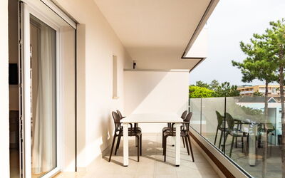 Accommodation:&nbsp;Iris Suite 755.6