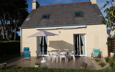 Les Dunes: Sky, Plant, Property, Building, Table, Window, Umbrella, Door, Chair, Tree