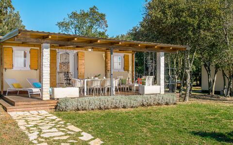 Rovinj Bale 312: Building, Plant, Sky, Property, Window, Tree, Door, Porch, House, Shade