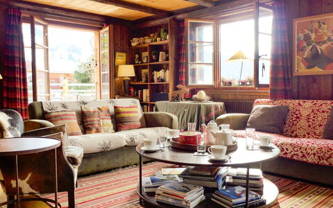 Filaos: Couch, Furniture, Picture Frame, Table, Window, Living Room, Wood, Interior Design, Studio Couch, Floor