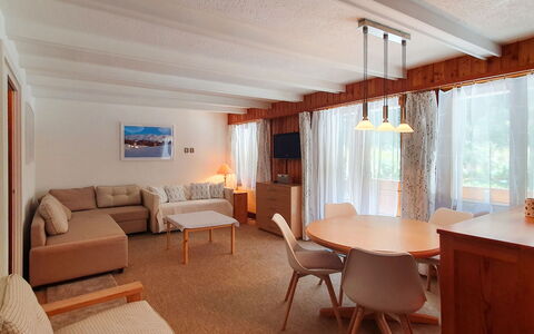 Panorama 66: Furniture, Table, Property, Chair, Wood, Interior Design, Comfort, Floor, Flooring, Shade
