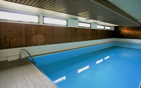 Panorama 66: Water, Building, Swimming Pool, Light, Wood, Shade, Flooring, Floor, Leisure, Line