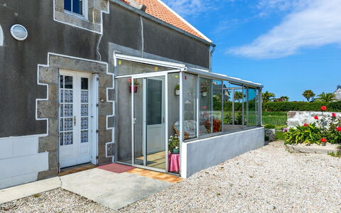 Ty Ruz: Sky, Building, Property, Plant, Cloud, Window, Door, Architecture, House, Land Lot