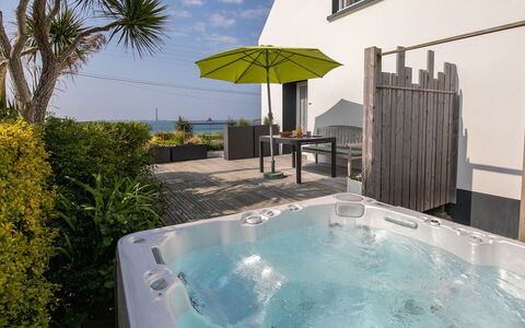 L'Air du Large: Resort, Shade, Eco Hotel, Houseplant, Hotel, Chair, Balcony, Outdoor Furniture, Villa, Penthouse Apartment
