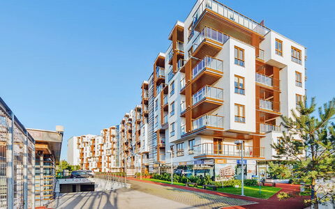 Olympic Park: Sky, Building, Property, Plant, Window, Tower Block, Urban Design, Condominium, Neighbourhood, Residential Area