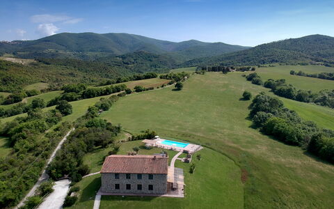 Villa Guardistallo: Sky, Mountain, Plant, Nature, Natural Landscape, Cloud, Slope, Land Lot, Vegetation, Tree